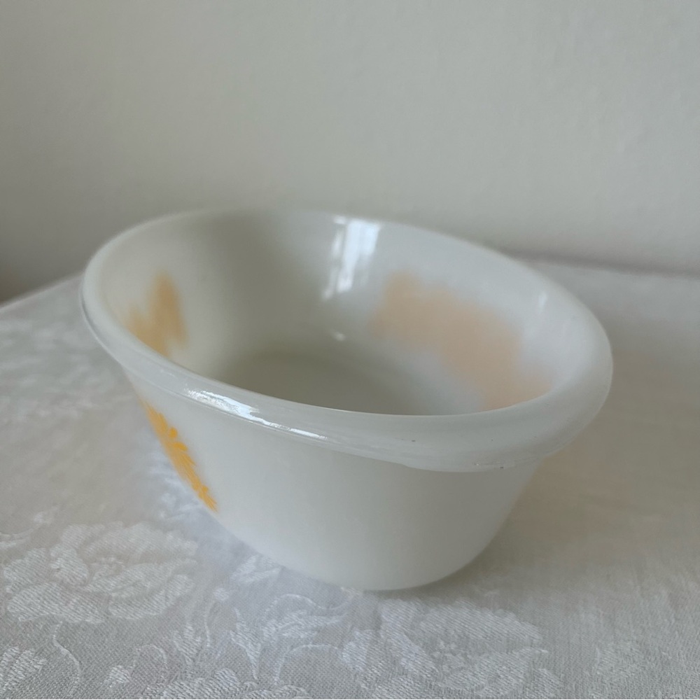 Vintage Glasbake 1 QT. White and Yellow Floral Baking Casserole Dish - Picture 10 of 14